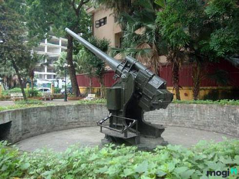 Hiện vật trưng bày tại di tích Pháo Đài Láng