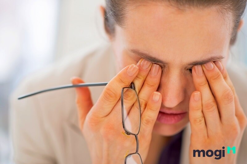 Nháy mắt là điềm báo hay bệnh? Có đáng lo ngại? 3 Một số người cho rằng mắt bị giật, nháy liên tục là sắp có chuyện xảy ra.