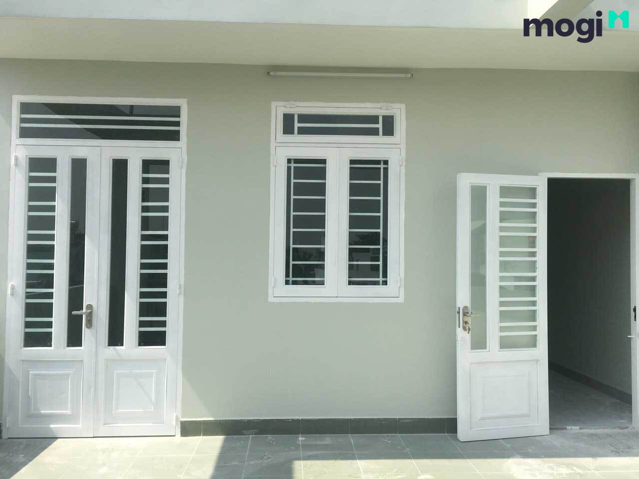 đảm bảo cửa sổ, cửa ra vào chắc chắn