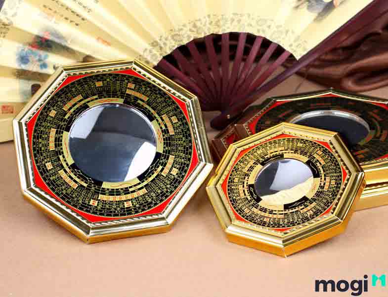 Chọn hướng treo gương phải dựa vào bản mệnh của gia chủ
