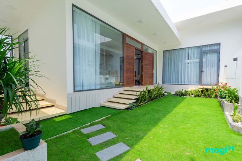 Khu vực sân vườn Terrraced House