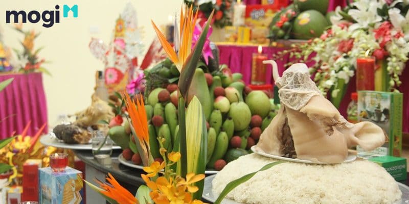 Lễ tạ được tiến hành sau khi sửa nhà được hoàn tất