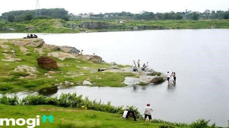 Hồ Đá thơ mộng