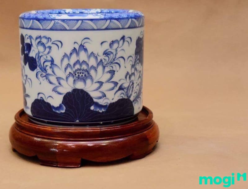 Bàn thờ có 1 bát hương 