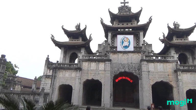 Cổng tam quan là gì? Khám phá kiến trúc và ý nghĩa của cổng tam quan 8 Cổng ở Ninh Bình có hơn ba cửa