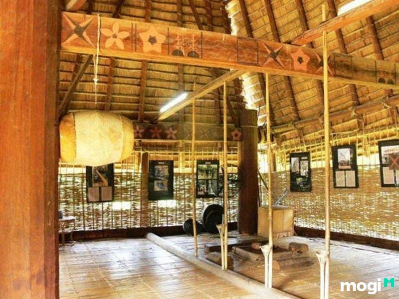 Cách trang trí độc đáo của nhà rông