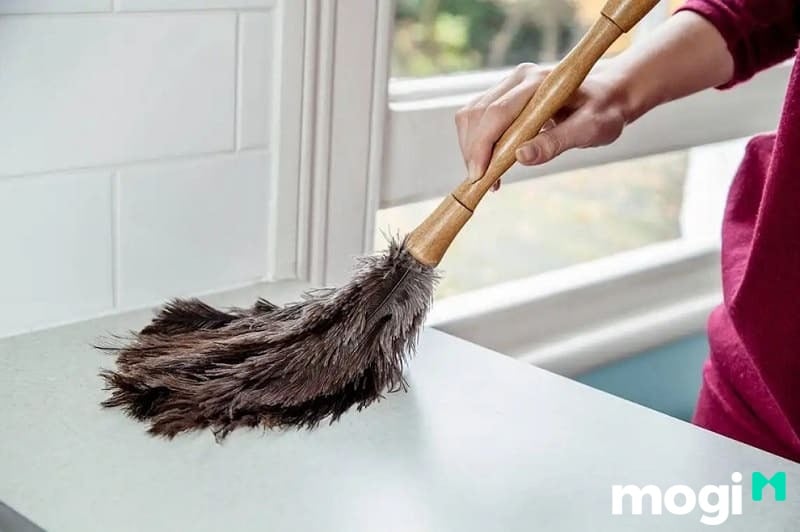Chổi có ý nghĩa là quét bỏ mọi rắc rối ra khỏi nhà.