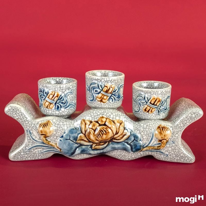 Vị trí chén nước trên bàn thờ gia tiên