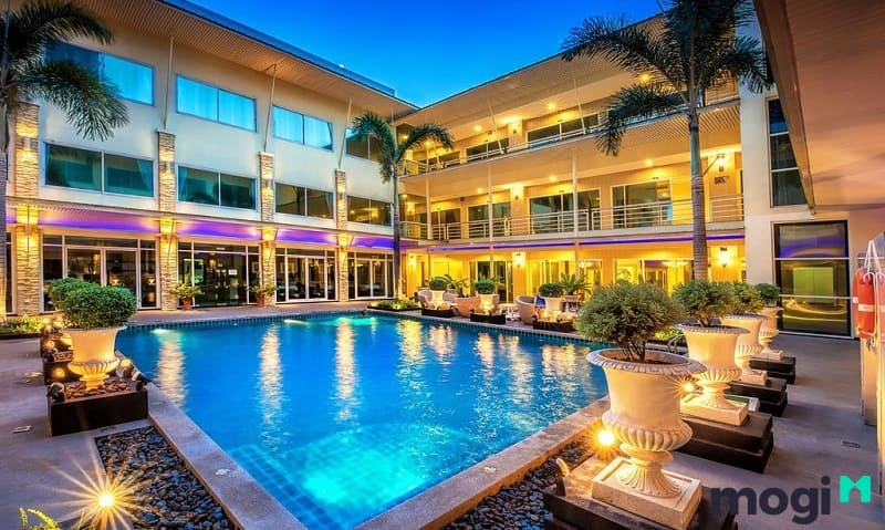 Motel là gì? Điều gì tạo nên sự khác biệt giữa Motel và Hotel 5 Hotel thường đi kèm nhà hàng, bể bơi... là điều mà motel không có