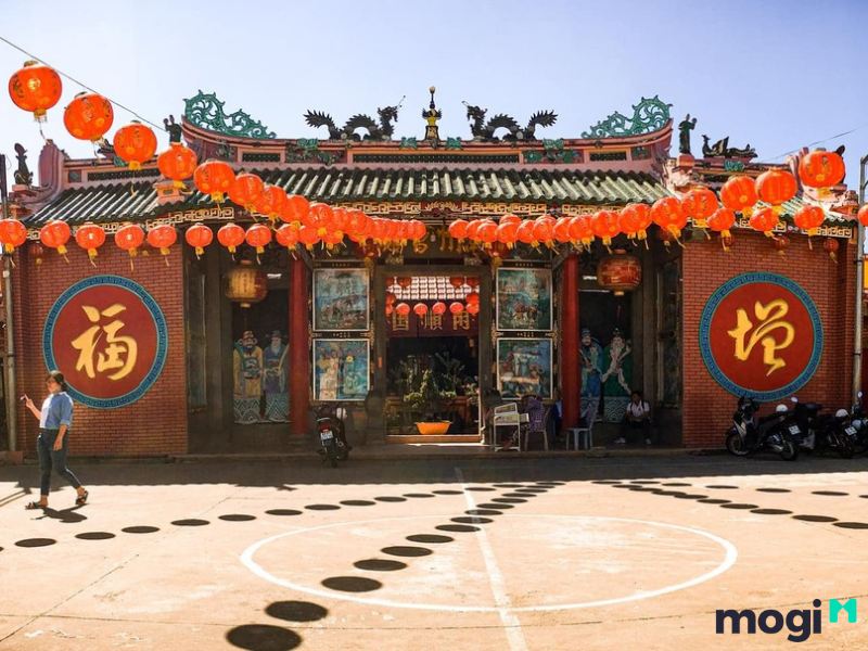 Chụp hình tại khu du lịch bửu long