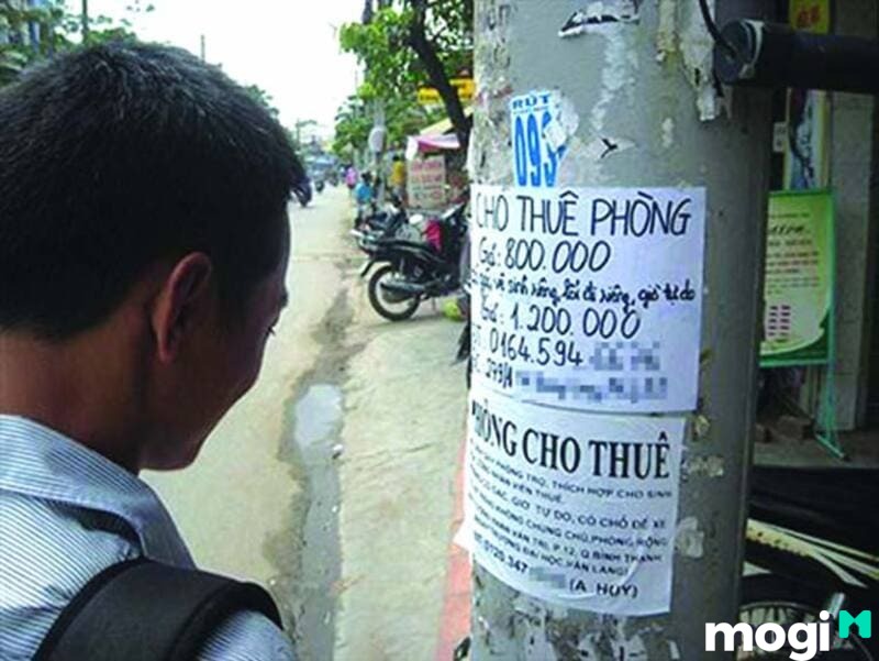 Kinh nghiệm thuê phòng trọ Cầu Giấy chất lượng, tránh bị lừa đảo 4 Tìm trọ trực tiếp qua tờ rơi trên đường.