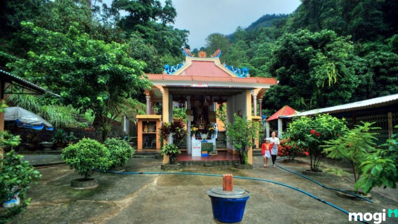 Top 11 Nhà Ma Nổi Tiếng Tại Đà Lạt Và Những Lưu Ý Khi Trải Nghiệm 3 Miếu Ba Cô trên đèo Bảo Lộc