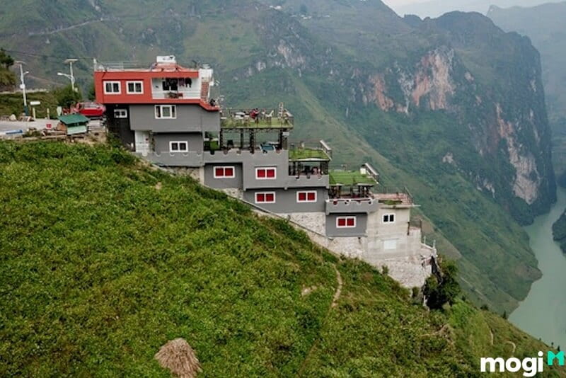 làm nhà trong rừng