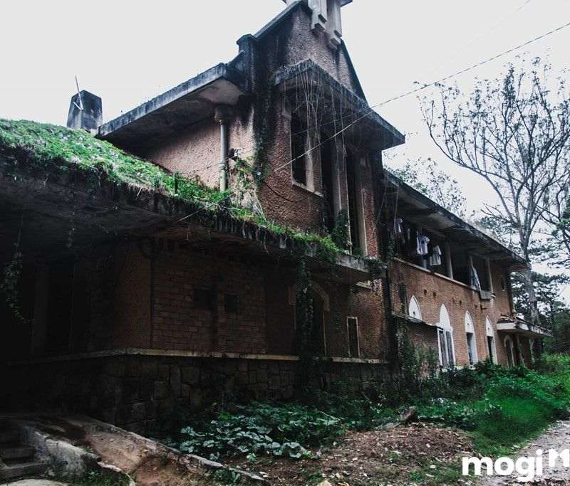 Top 11 Nhà Ma Nổi Tiếng Tại Đà Lạt Và Những Lưu Ý Khi Trải Nghiệm 10 Câu chuyện nhà nguyện dòng Franciscaines trên đường Hùng Vương