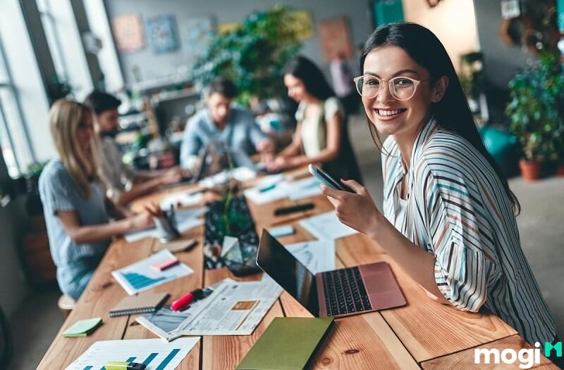 Mệnh Lộ Bàng Thổ Là Gì? Bật Mí Những Bí Mật Ít Người Rõ Về Lộ Bàng Thổ 5 Người mang mệnh Lộ Bàng Thổ thích hợp để làm việc trong các lĩnh vực luật pháp, công chức, văn phòng.