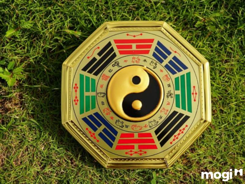 treo gương bát quái để giải vận