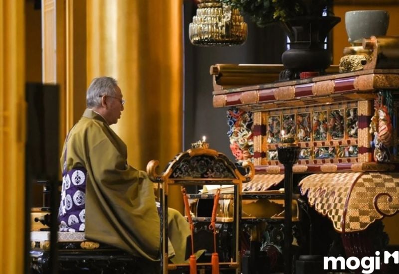 Đi chùa cầu siêu