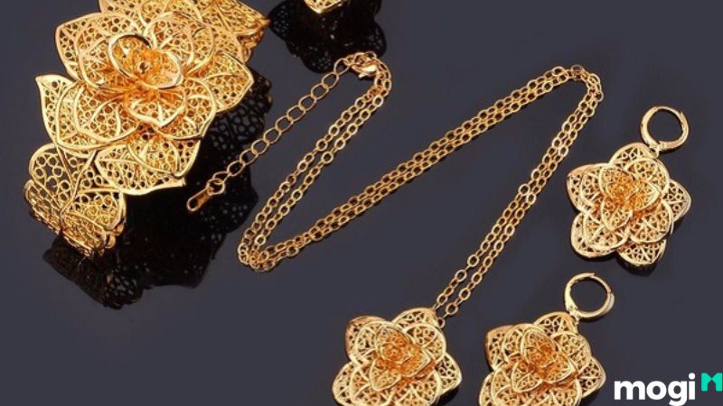 vàng 18K thích hợp làm trang sức không?