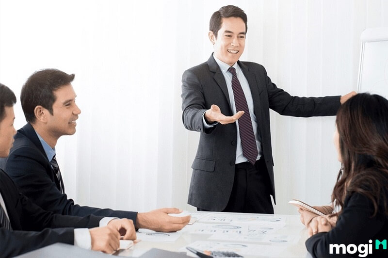 Tính cách của nam Kỷ Dậu là tháo vát, giỏi, chăm chỉ.