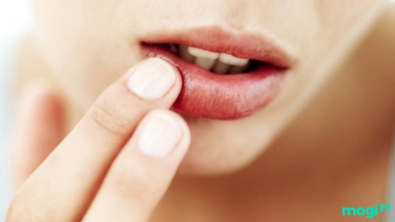 Giật Môi Là Báo Hiệu Điềm Gì? Giải Mã Hiện Tượng Giật Môi Chuẩn Xác Nhất 8 Giật môi dưới báo hiệu điềm lành sắp đến