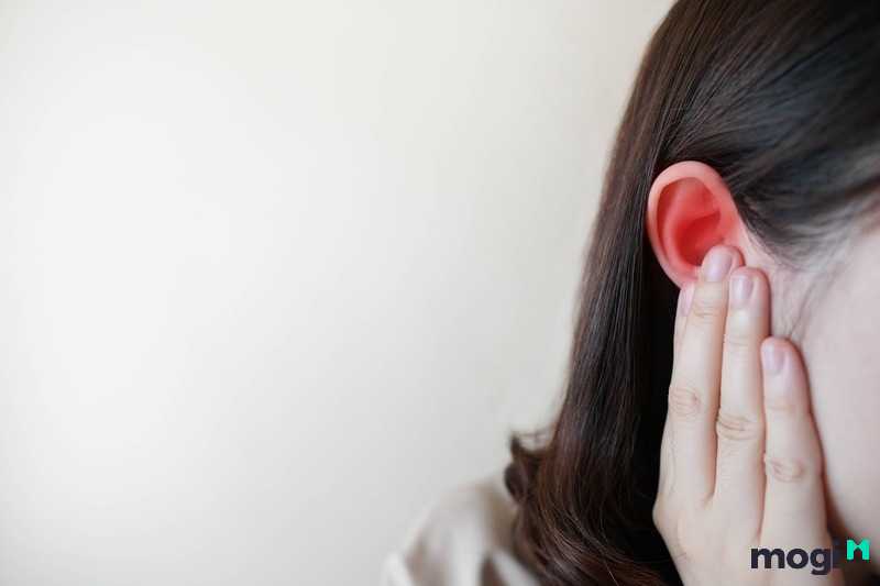 điềm báo ù tai