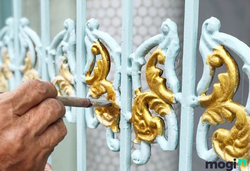 Sơn cửa sắt có tính bám dính tốt