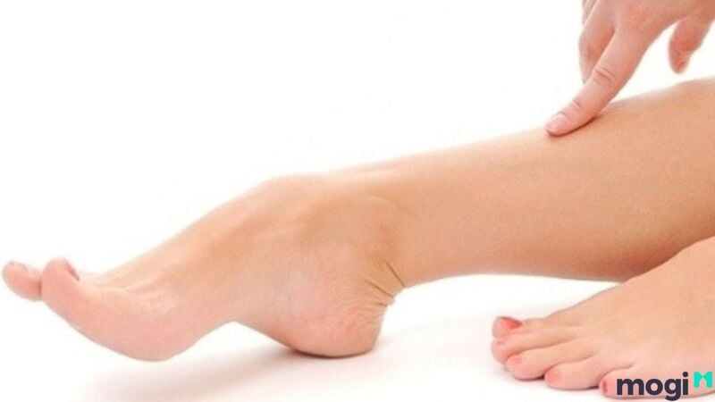 Lòng bàn chân lõm được xem là tướng bàn chân tốt