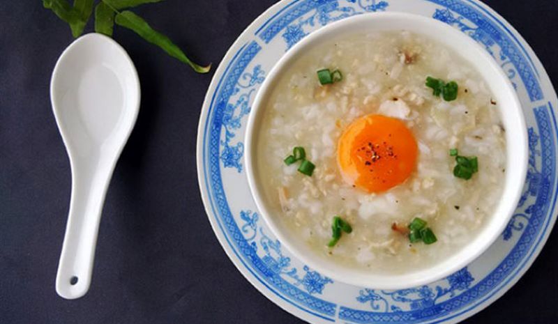 yết hầu ở nữ
