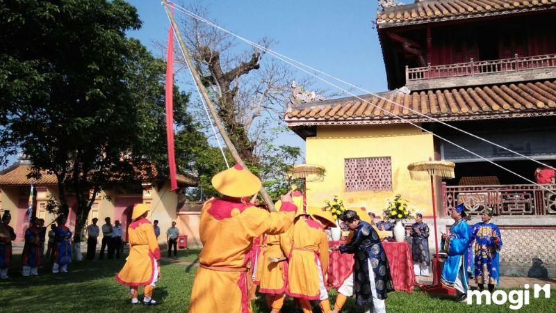 Bài cúng khai hạ mồng 7 nên tiến hành vào giờ nào?