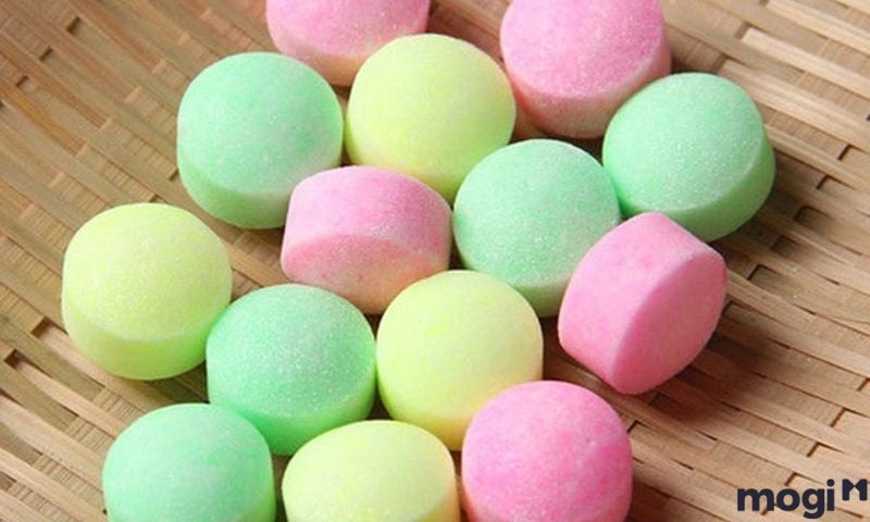Cách đuổi ruồi hiệu quả bằng long não