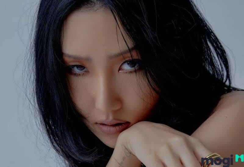 Ca sĩ Hwasa người Hàn Quốc