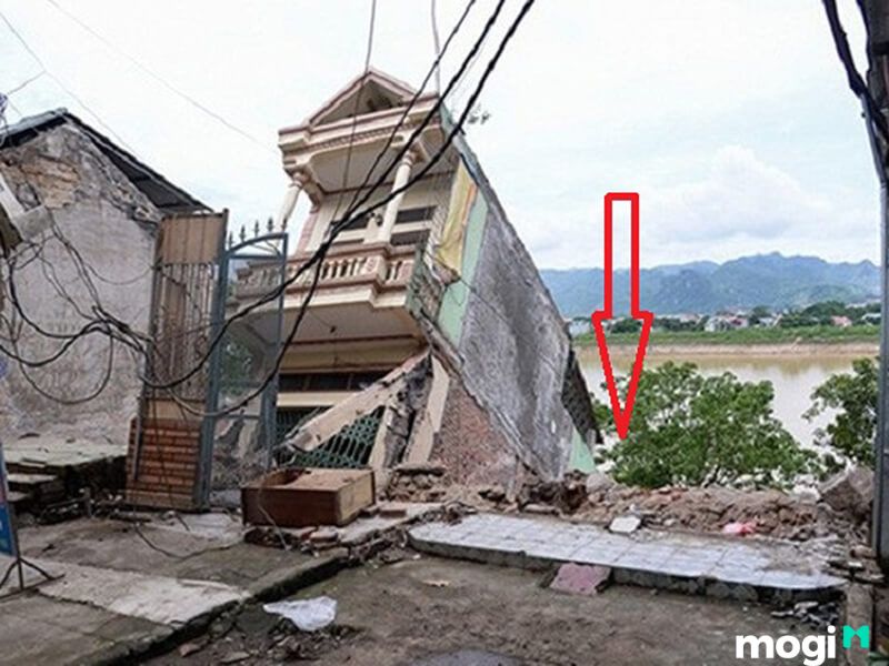 Nhà bị nghiêng do tính toán và xử lý móng không phù hợp trên nền đất yếu