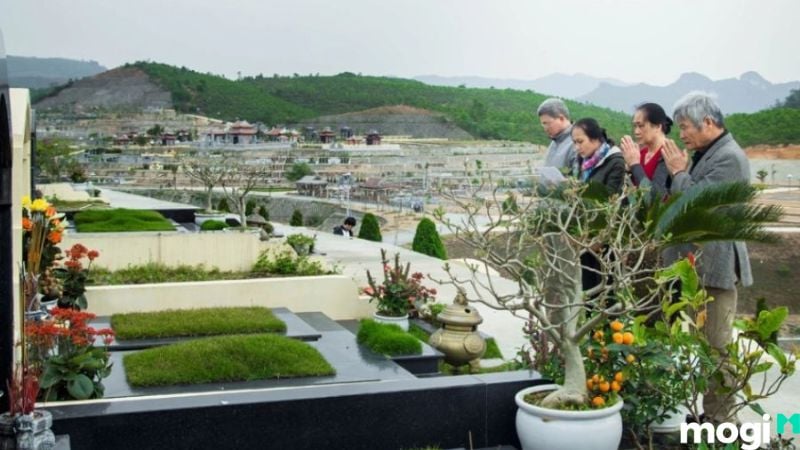 Cúng tạ mộ cuối năm
