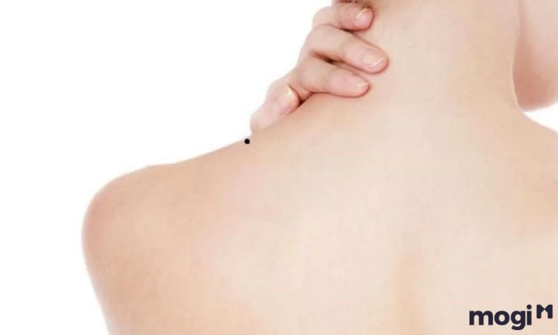 Giải Mã Ý Nghĩa Mb665 đăng ký tài khoản Ở Vai Nam Nữ Chi Tiết Từng Vị Trí 13 Nốt ruồi ở vai gần cổ