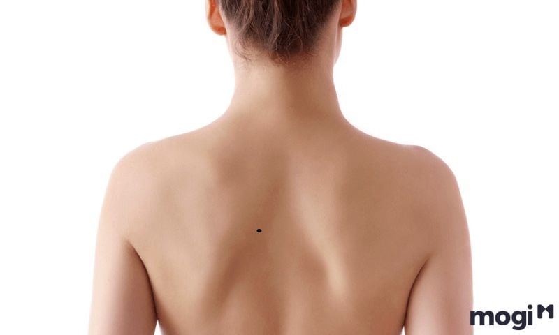 Giải Mã Ý Nghĩa Mb665 đăng ký tài khoản Ở Vai Nam Nữ Chi Tiết Từng Vị Trí 8 Nốt ruồi sau lưng vai trái