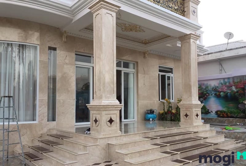 Chân cột vuông giúp tăng khả năng chịu lực