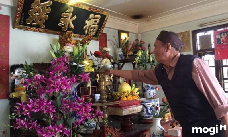 Nghi thức văn khấn bao sái bàn thờ cần được thực hiện trang trọng