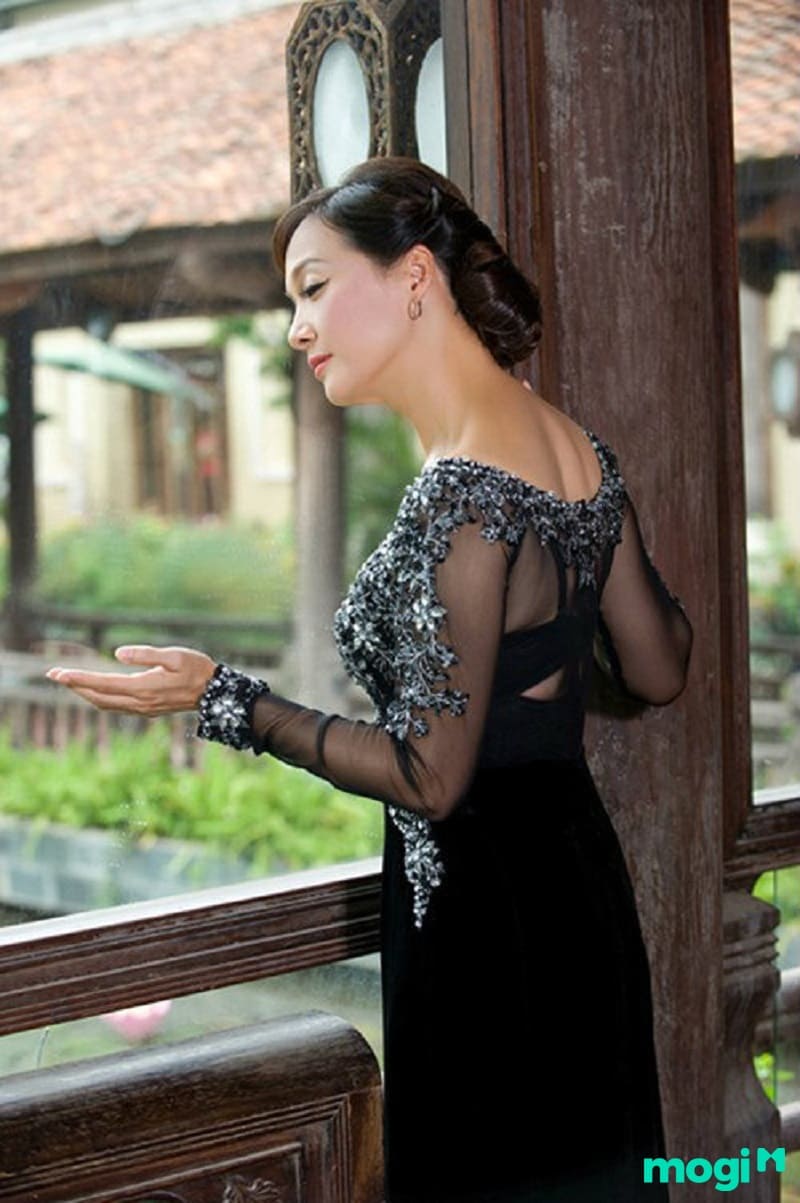 Phụ nữ cổ cao 3 ngấn rất yêu cái đẹp