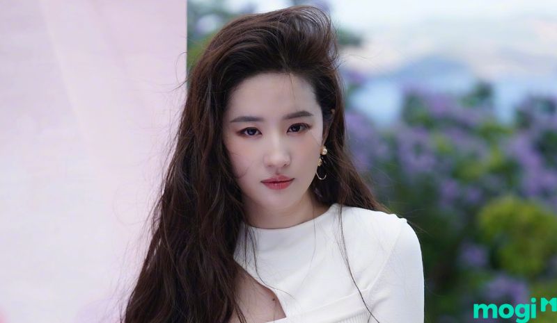 Nữ diễn viên Lưu Diệc Phi có mũi túi mật