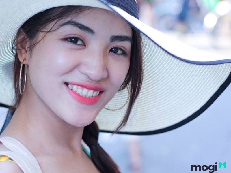 Phụ nữ dáng mũi két