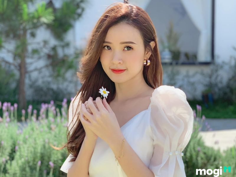 Midu là sao Việt sở hữu đôi mắt nai