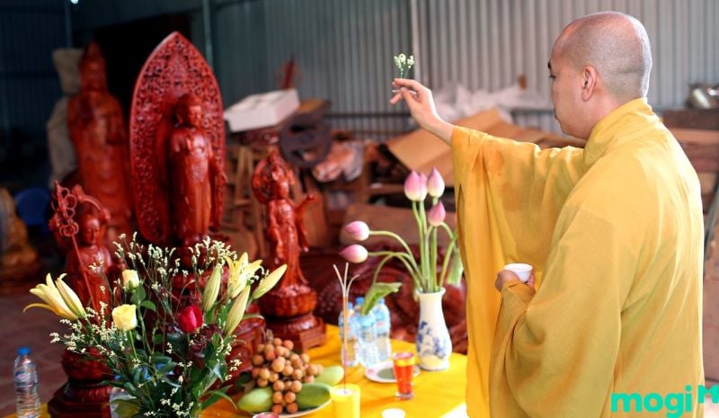 Cách thỉnh Thần Tài Thổ Địa - Bước kế tiếp là khai quan điểm nhãn ở chùa