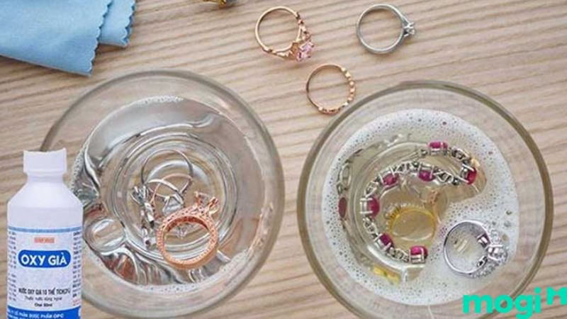 Cách làm sáng bạc bằng oxi già