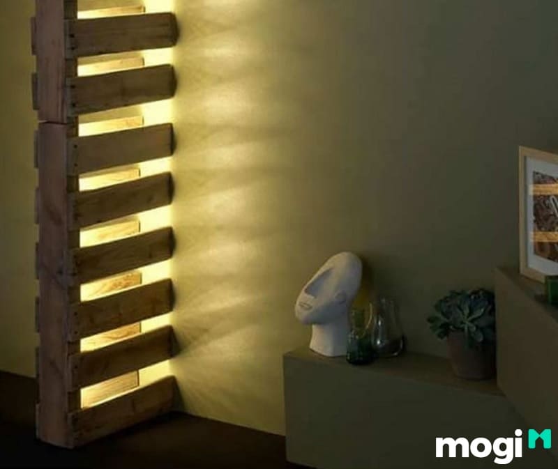 Đèn tường từ gỗ Pallet