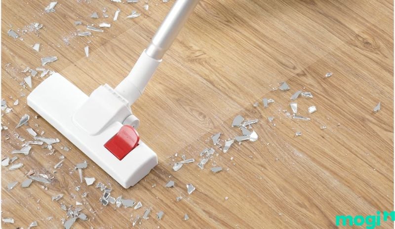 Vỡ gương là điềm gì - Việc cần làm là thu gọn hết các mảnh gương vỡ
