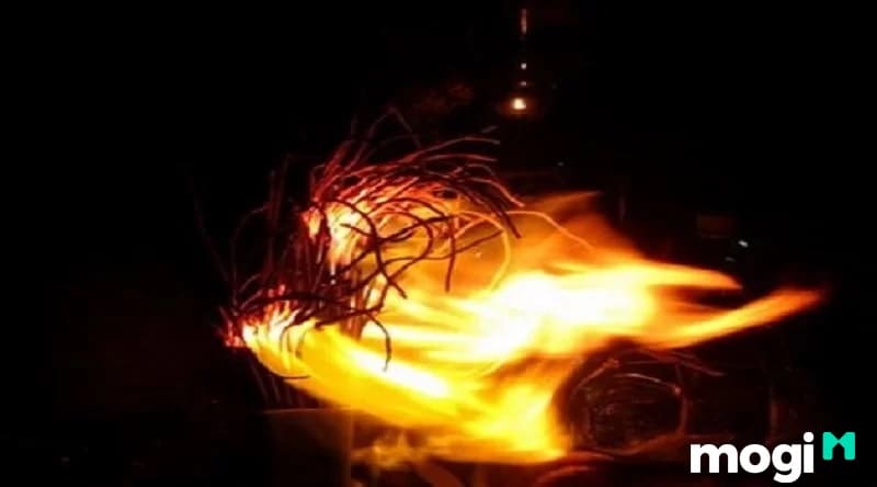 Có nhiều nguyên nhân dẫn đến cháy bát hương