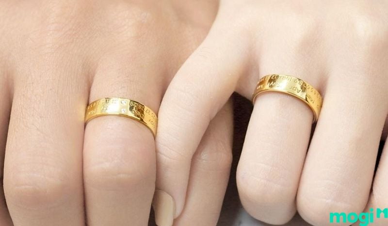 Mơ thấy đám cưới: Giải mã chi tiết điềm báo và con số may mắn liên quan 21 Mơ thấy thử nhẫn cưới