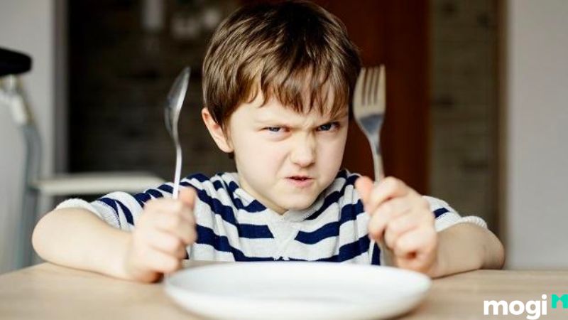 Mơ thấy trẻ con bị bỏ đói