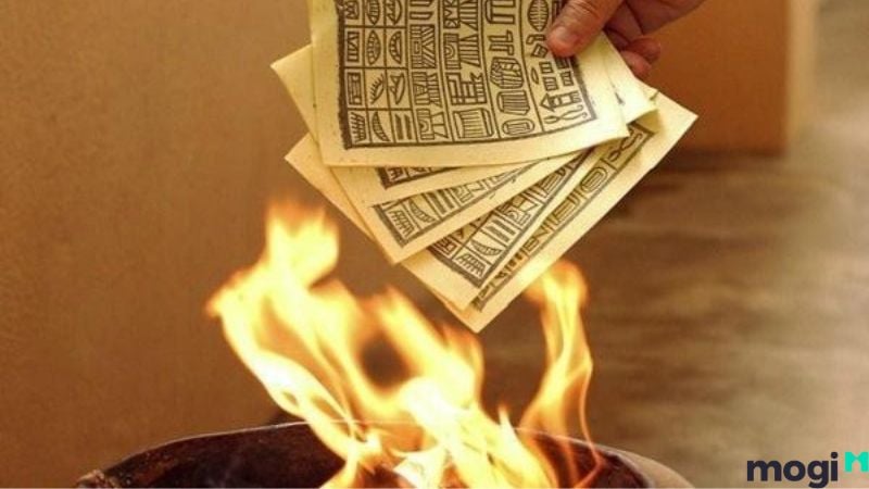 Đốt phong long để hóa giải vận không may mắn khi làm bể ly