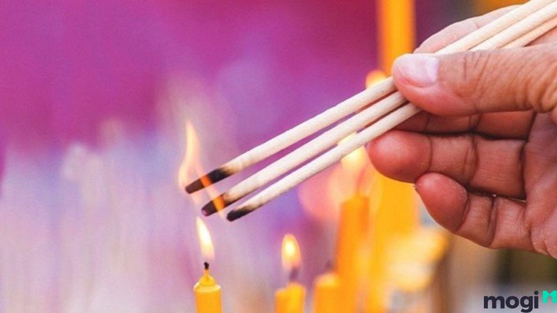 Sau khi làm vỡ ly hãy thắp hương để hóa giải vận xui